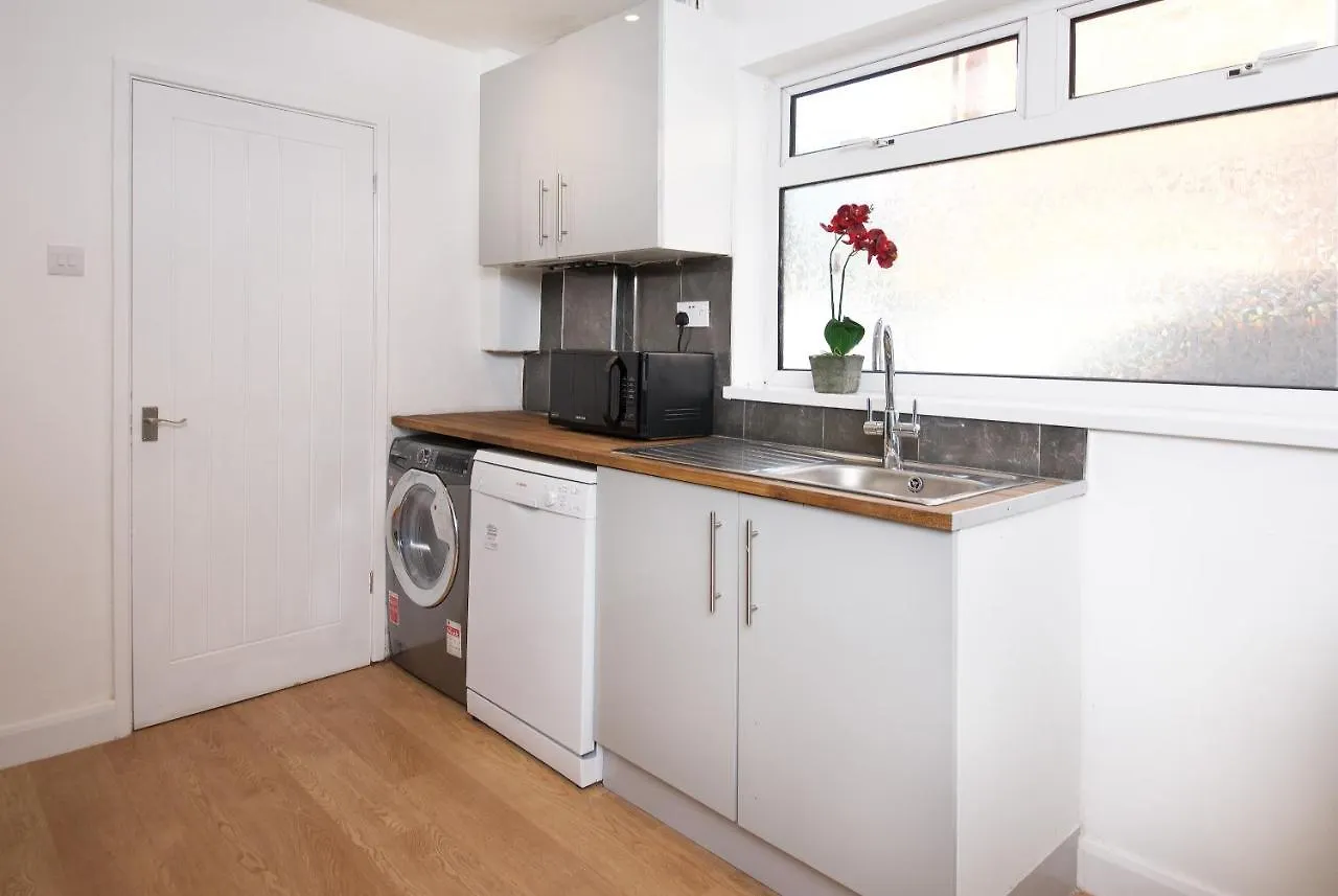 Ideal Abode Leonard Chester Holiday home