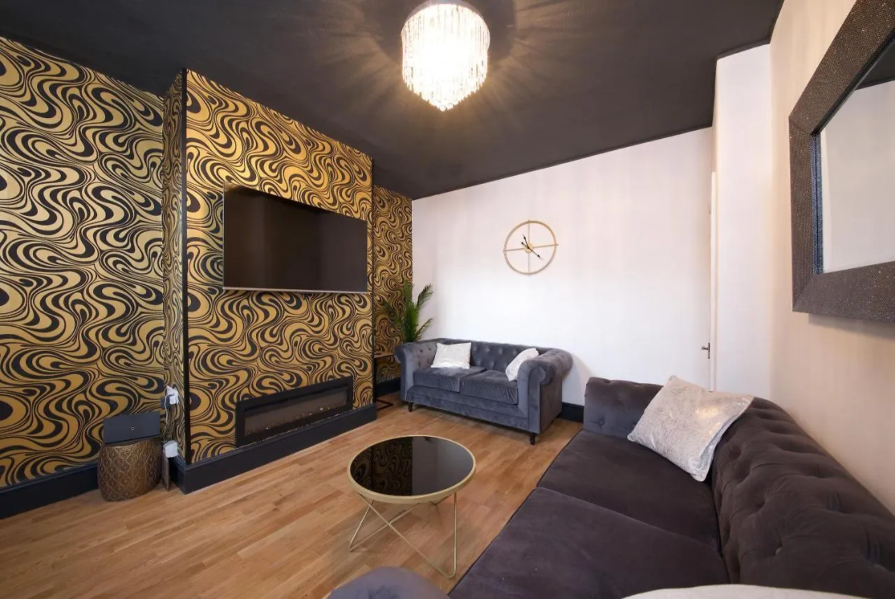 Ideal Abode Leonard Chester 0*,  United Kingdom